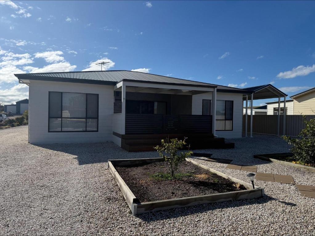 Sea Breeze at Coobowie, Coobowie