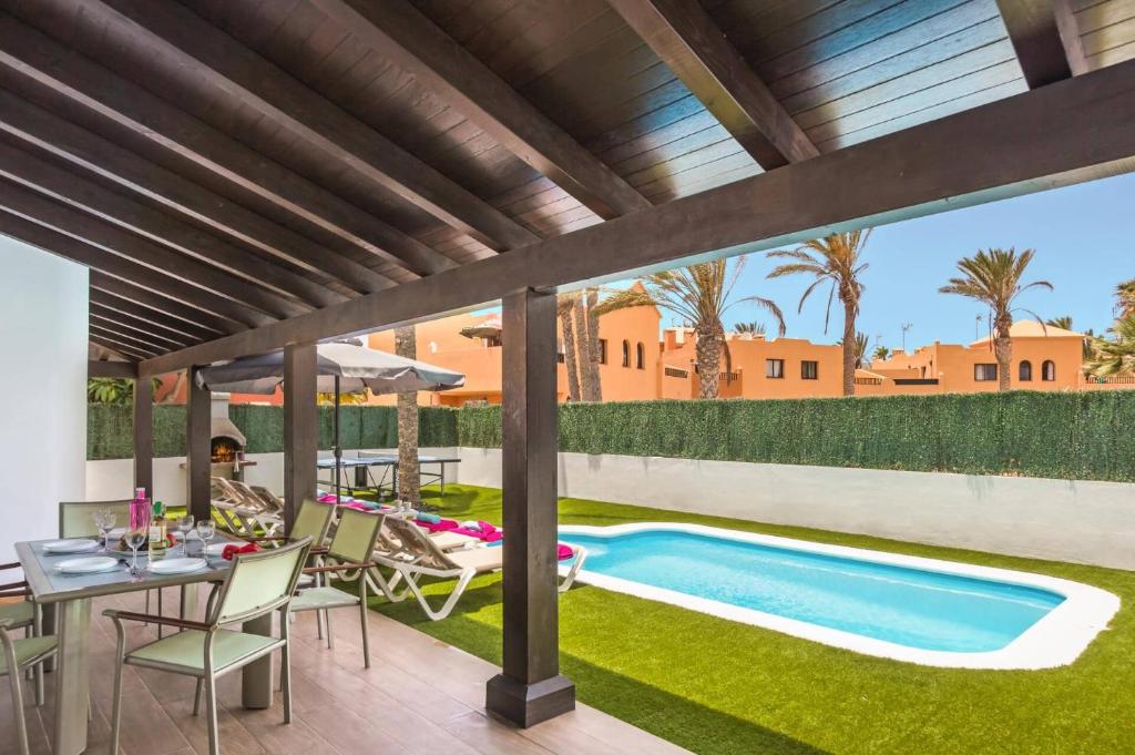 Villa Oasis by Villa Plus - 2