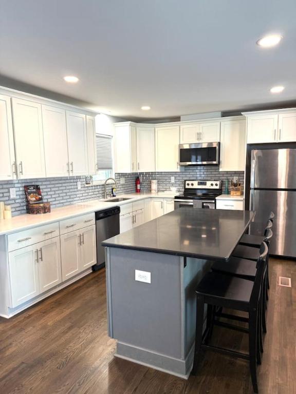 Uptown in 6 Mins - Game Deck, Charlotte