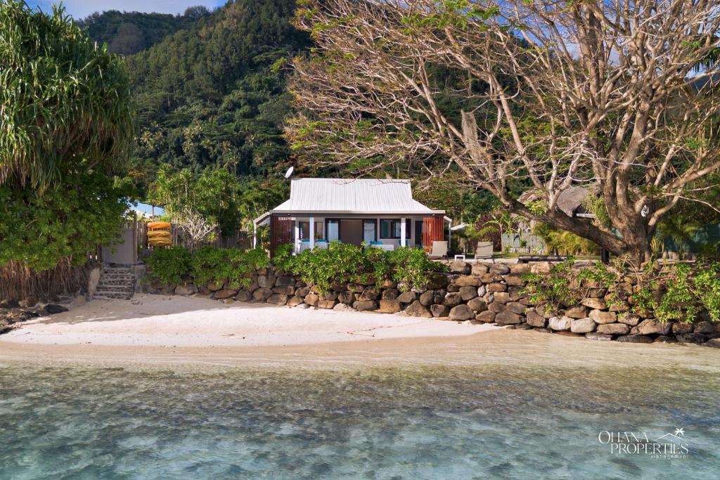 Fare Nalu - 2BR Beach Bungalow, Haapiti