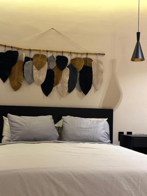 Studio Close to the beach Quiet Modern Laundry roof top pool - 3