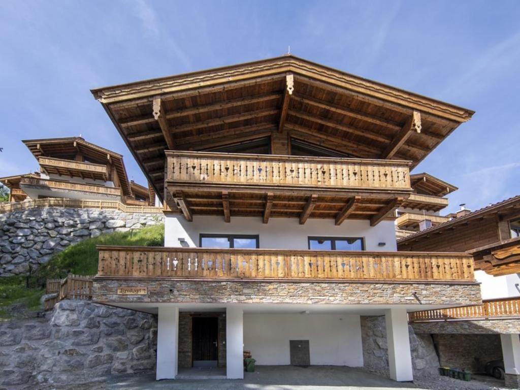 Chalet near Slopes, Sleeps 6 - 2