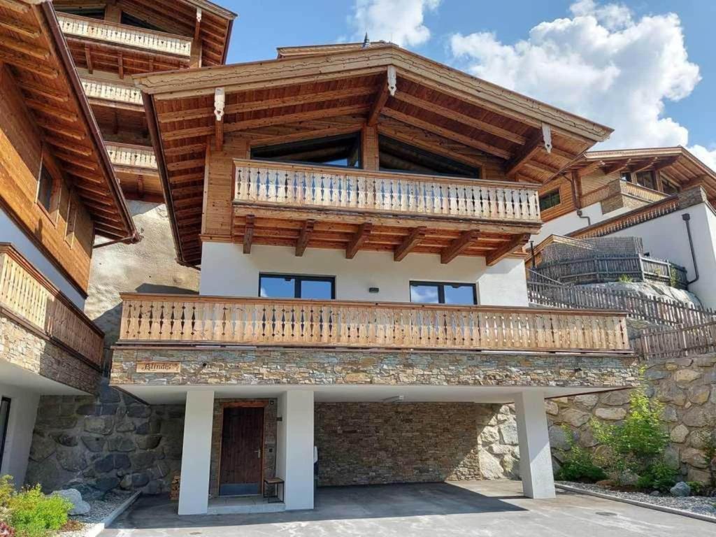 Chalet near Ski Lift with Garden - 3