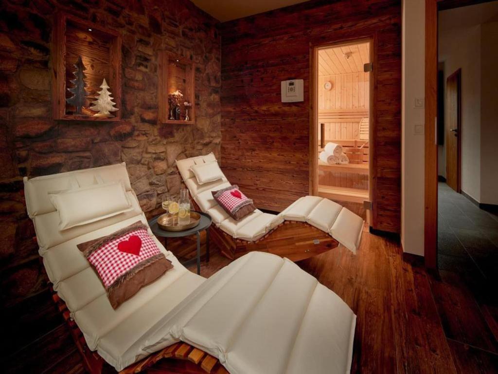 Chalet near Ski Lift with Garden - 3