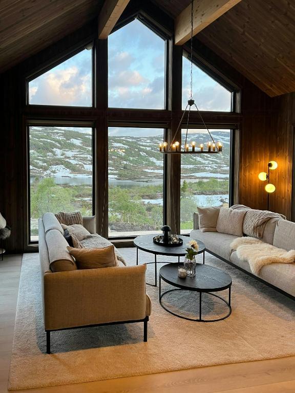 Off-Grid Cabin With Mountain Views, Valle