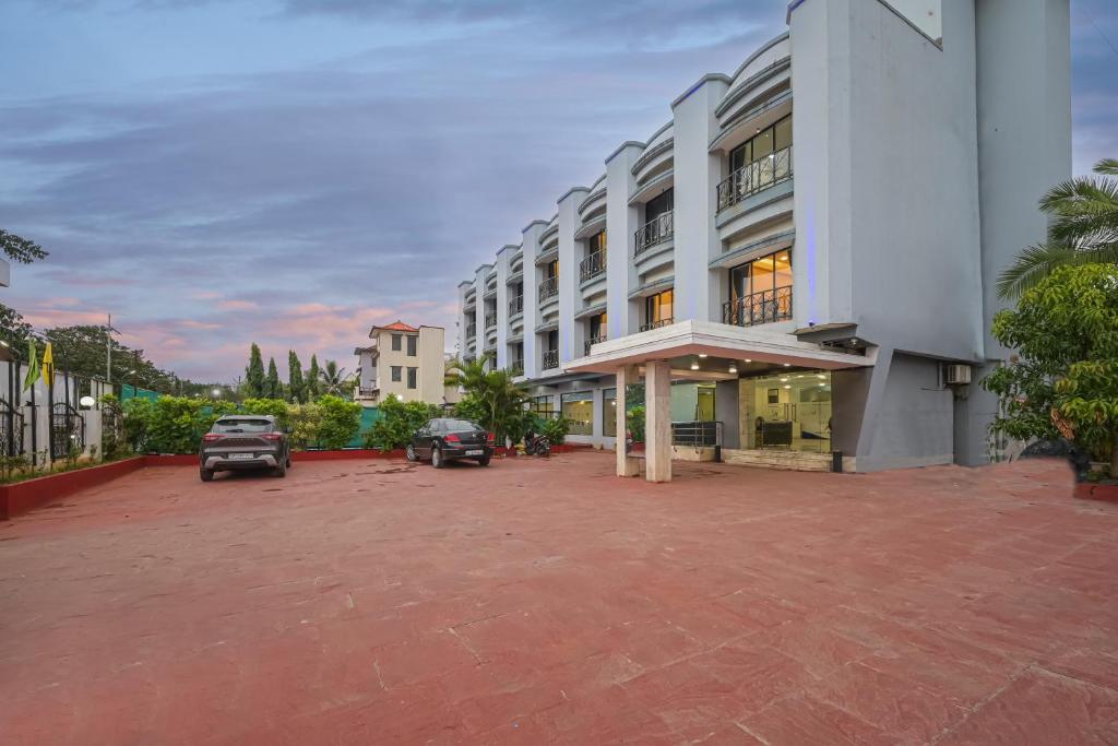 Exterior view, Hotel Aristro in Lonavala