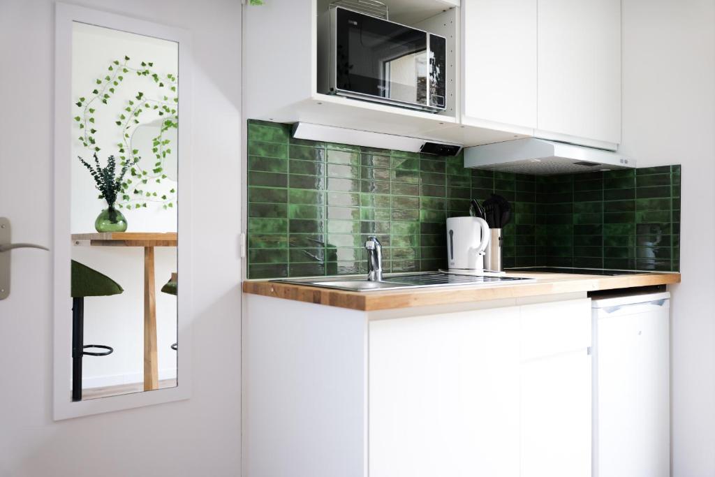 Studio entièrement rénové avec patio - 2 personnes - 3