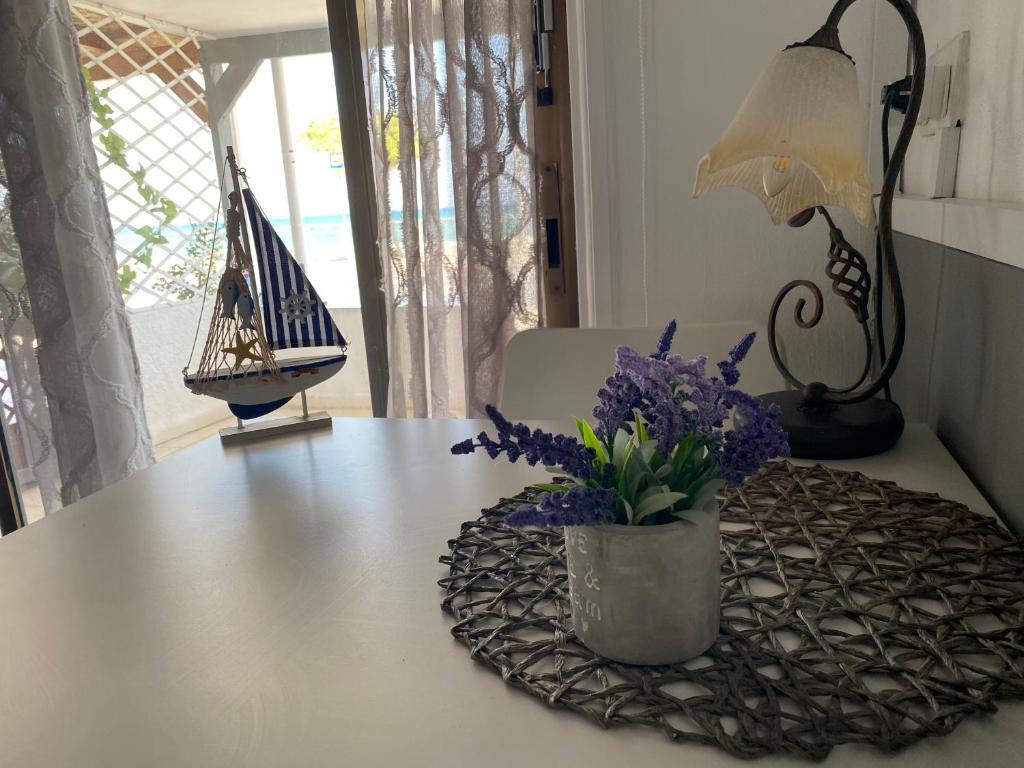 Mackenzie By the sea one bed Ground floor home, Larnaka