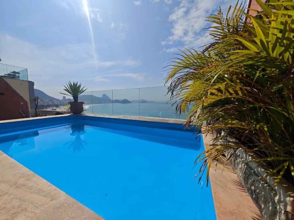 ADV002 - Cobertura tropical na praia de Copacabana, Rio de Janeiro