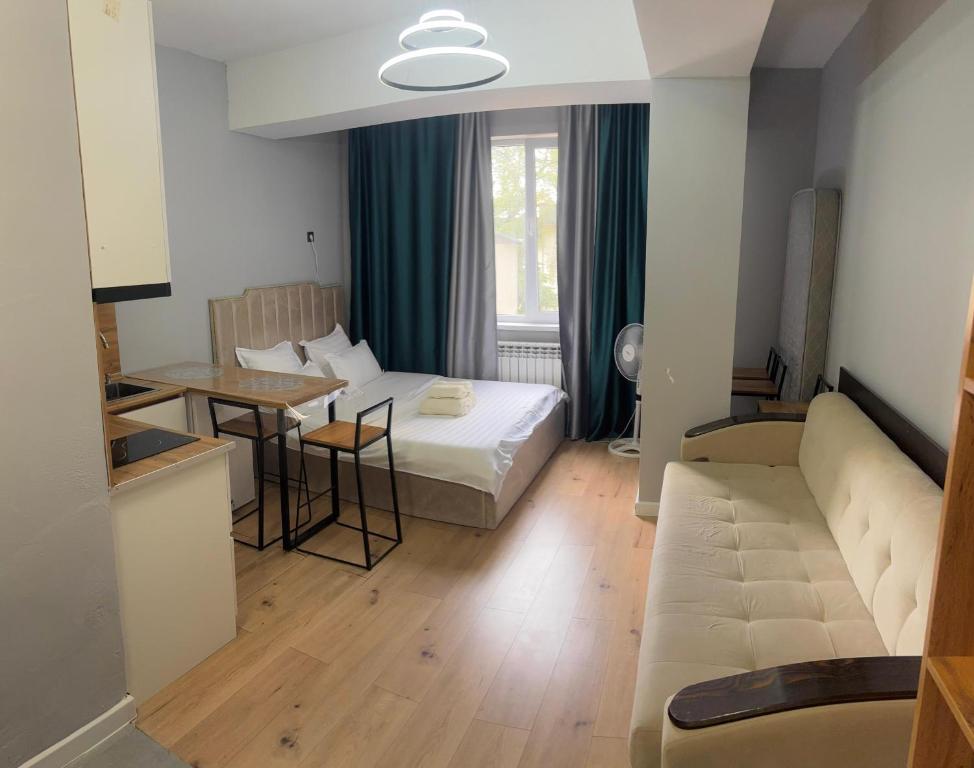 Emerald room, Almaty