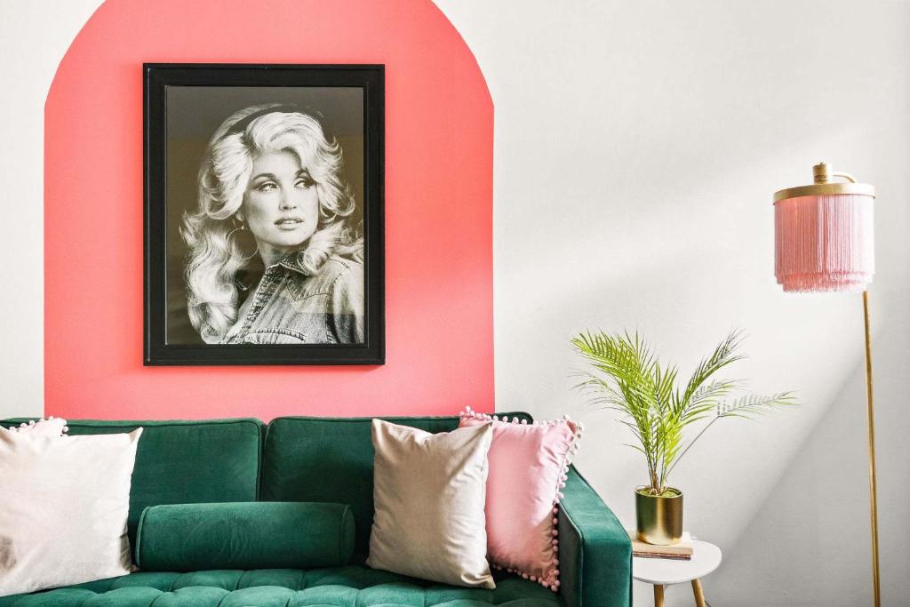 Amazing Dolly Apartment, Nashville