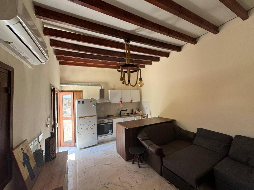 Cozy Stone house with 1 bedroom, Marathounda