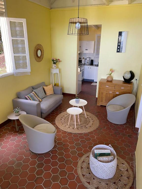 Kafé House with breathtaking sea view, Deshaies