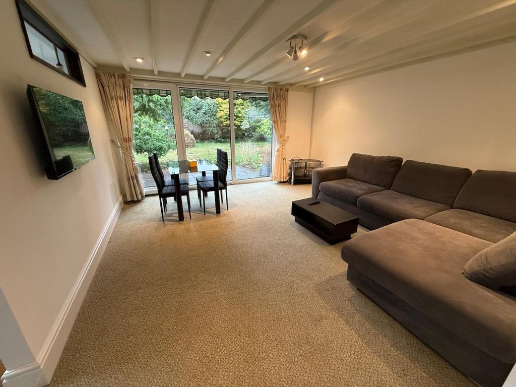 Bright & Cozy Countryside Bungalow, Tollerton