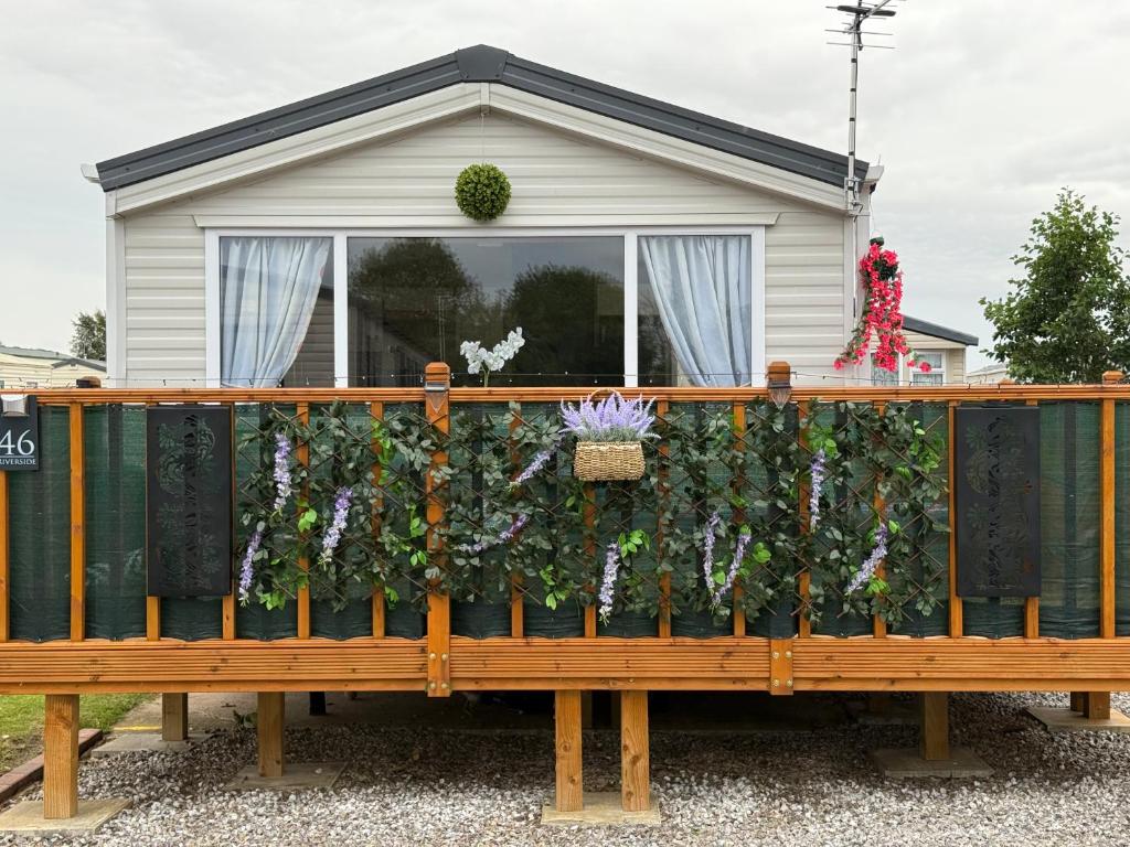 Andreas Riverside Retreat at 7 Lakes Country Park, Crowle