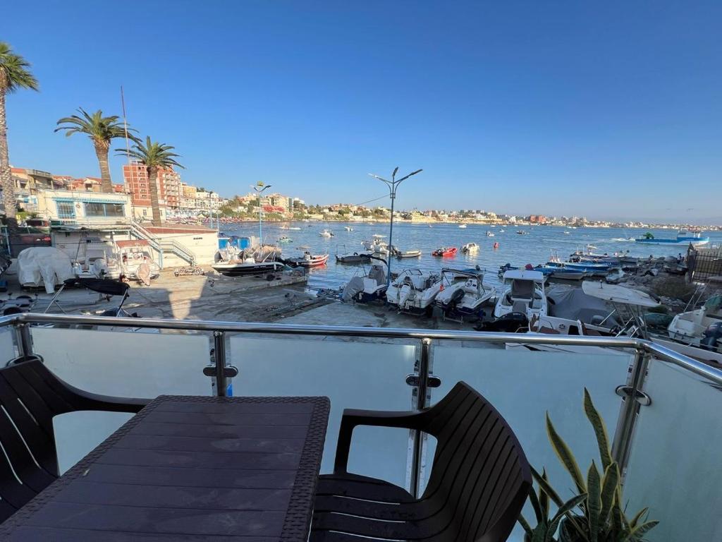 Appartement charmant avec vue sur la sur mer, Bordj el Bahri