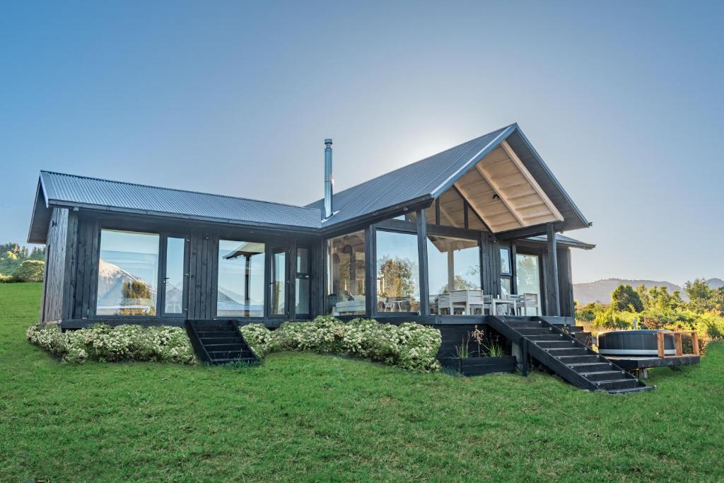 Vista Volcanoes, 10 personas, Patagonia-Ensenada - con HOT TUB - 1