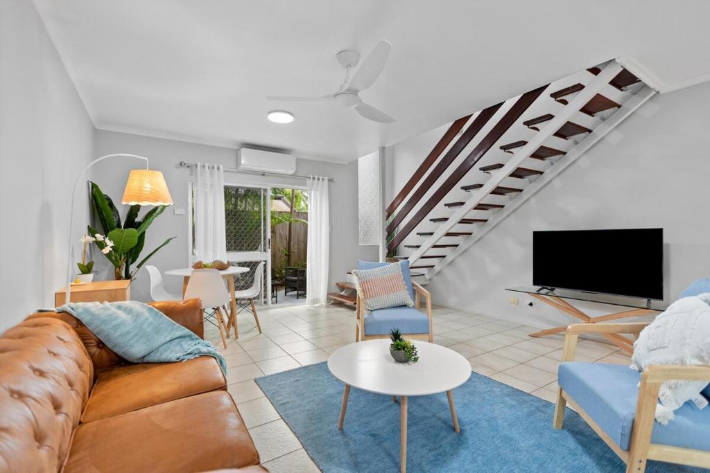 Tide and Seek at Trinity Beach, Trinity Beach