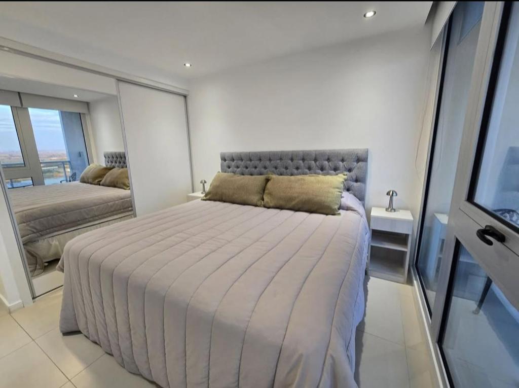 Inmejorable departamento a metros de la costanera - 3