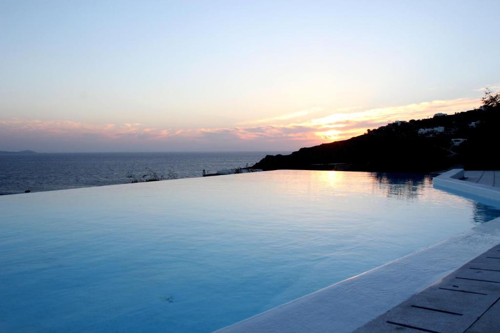 スイミングプール