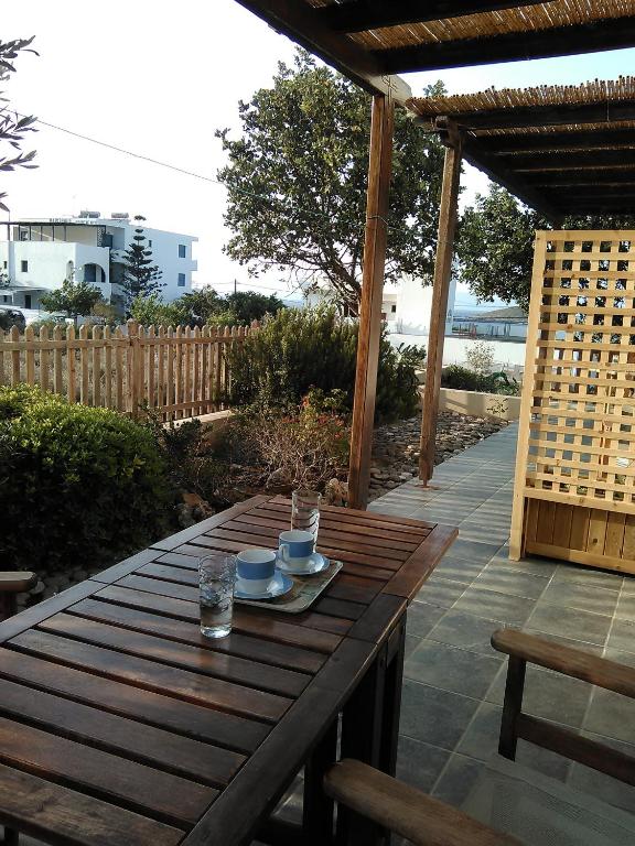Daira Apartments — Hotel in Diakofti