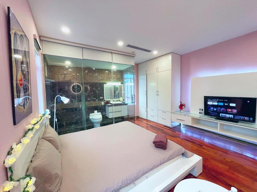 May - NEW WINGS 03, Hanoj