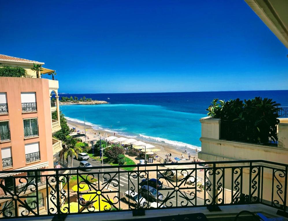 Exclusive Panoramic Sea View in Victoria Beach - 2
