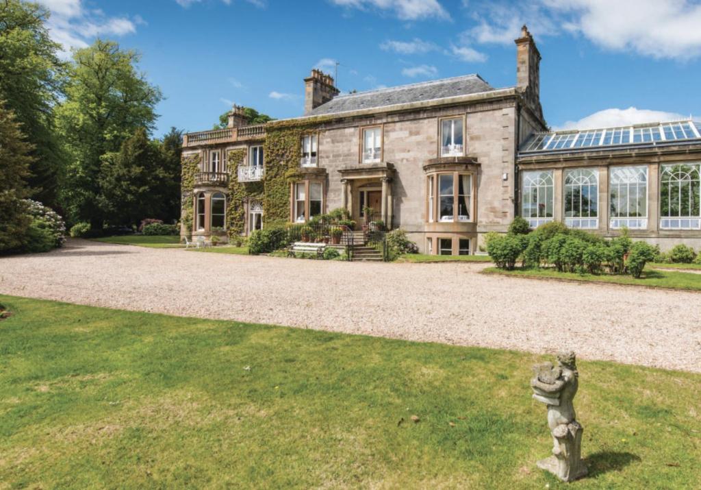 Escape to Serene Georgian Estate, near Edinburgh, Ratho