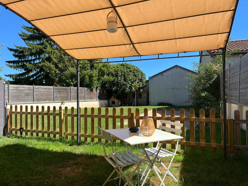 Charmant studio à 10 min de Lyon, Miribel