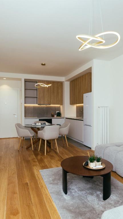 Beautiful One Bedroom With Free Breakfast and Parking - 3