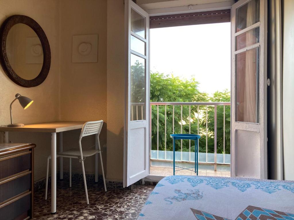 Picasso Beach Shared Rooms at 350 meters from the Beach, Valencie