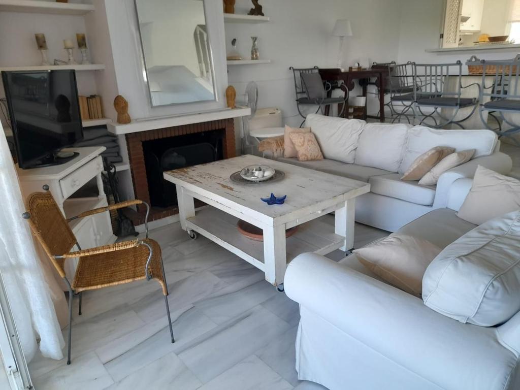 Townhouse in San Pedro- Private Garden, Golf, Beach, Pool - 2
