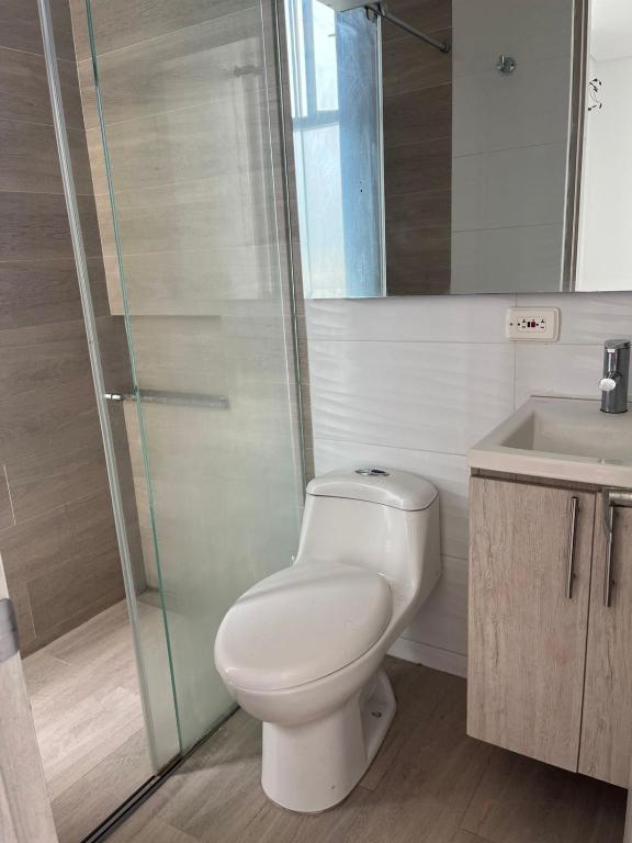 HABITACIÓN CENTRAL EN CASA FAMILIAR, A 10 minutos de la playa - 2