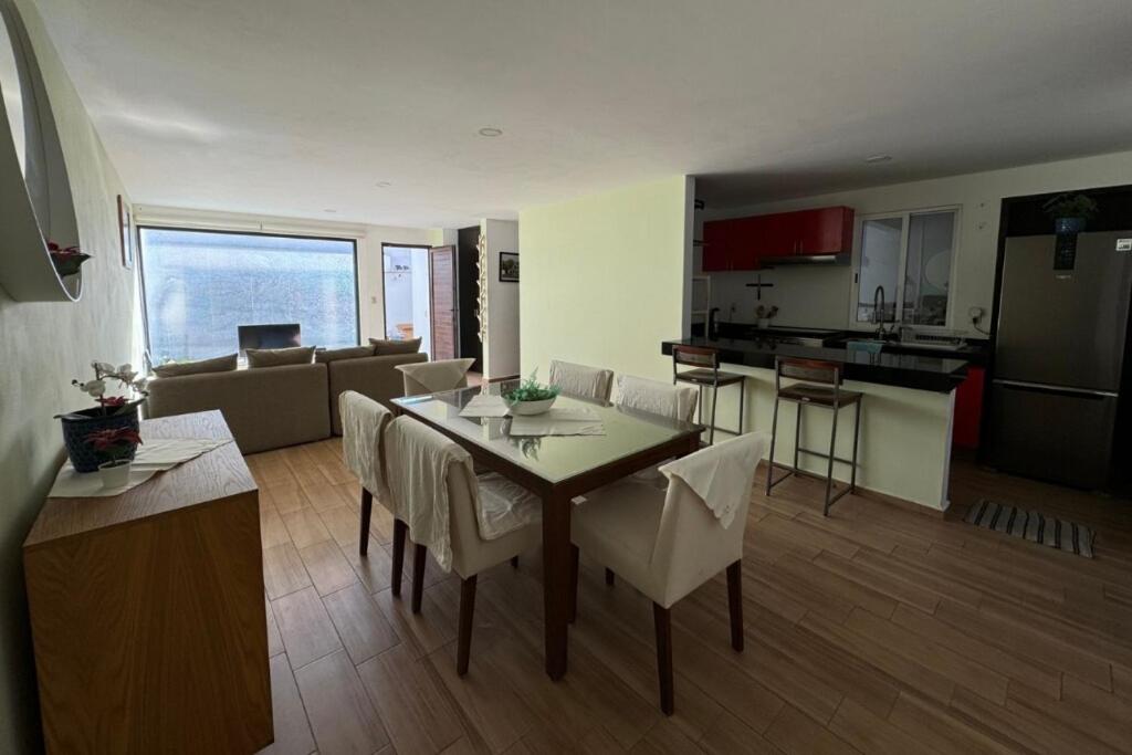 Full apartment w Parking Office and Laundry - 5