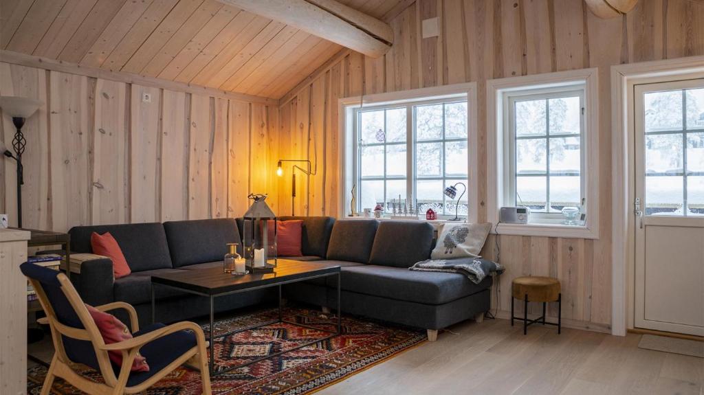 Budor - Gråspetten 9 - 60 min fra OSL - Familiehytte - 3 soverom - 7 senger, Hamar