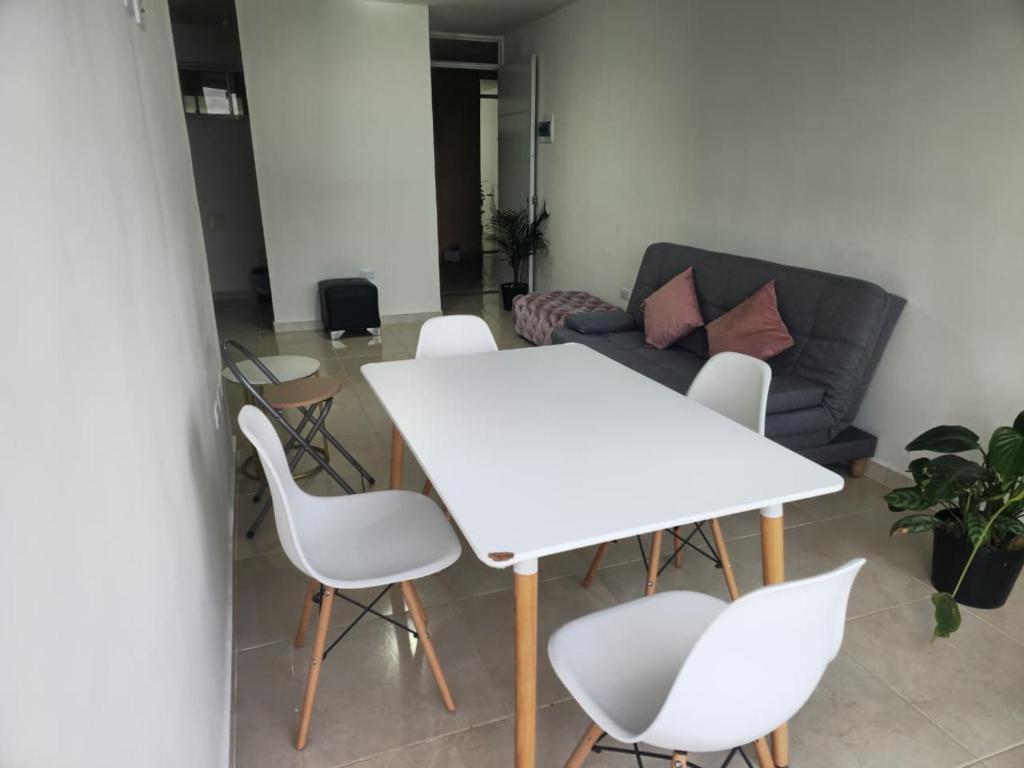 Apartamento VILLA BOLIVARIANA 2 - 4