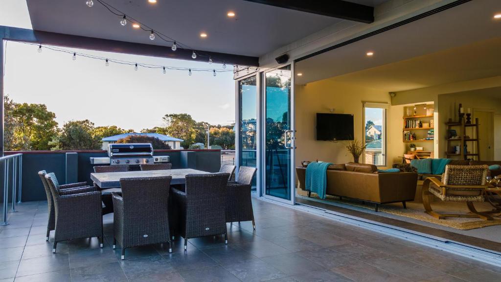 Burraneer - Freycinet Holiday Houses, Coles Bay