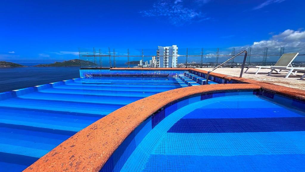 Torre Central 102: Malecón, Lujo y Vistas de ensueño., Mazatlán
