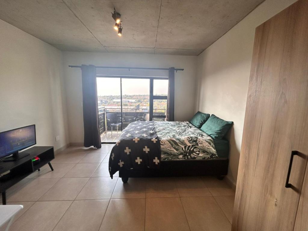 Bachelor Unit with a View, Johannesburg