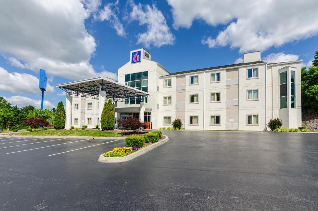 Motel 6-Bristol, VA photo