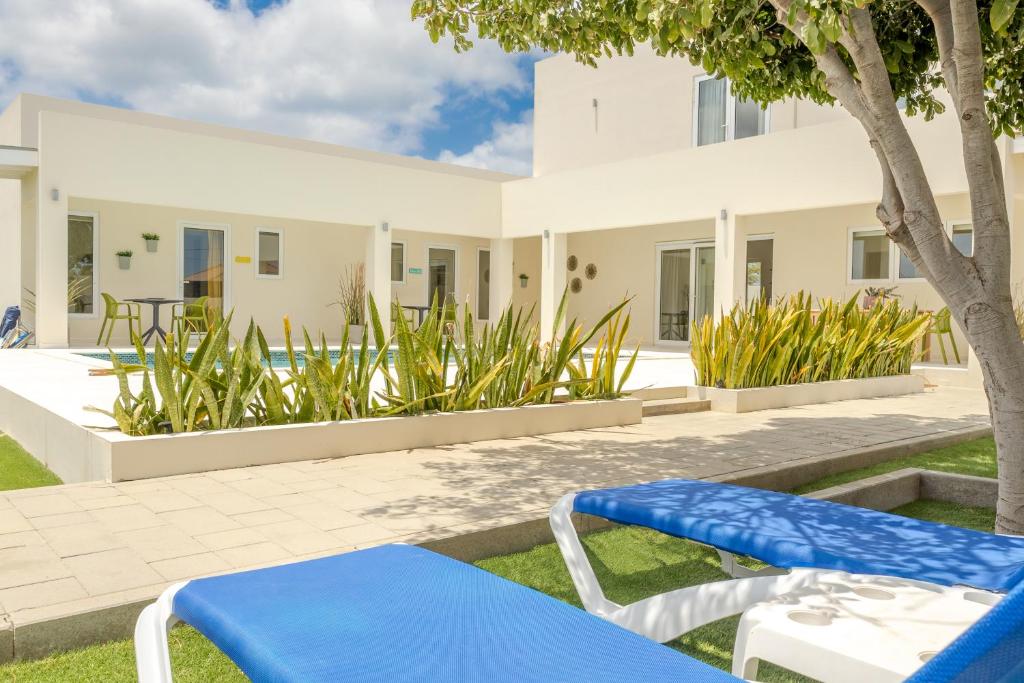 Hideout Suites - from Eagle Beach, Palm-Eagle Beach