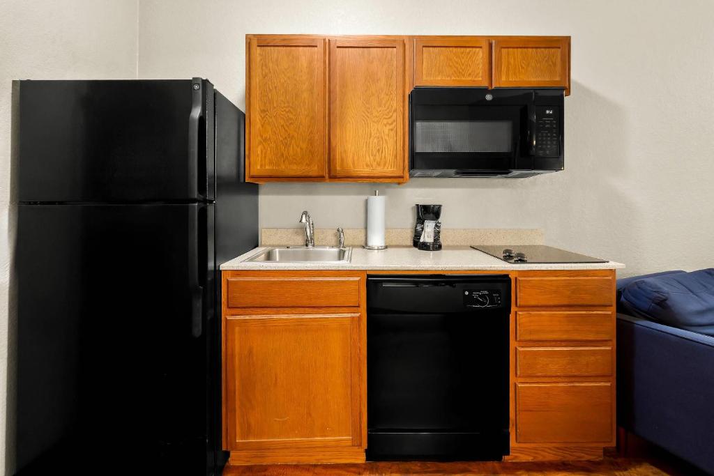 Suburban Studios Morgantown, Morgantown