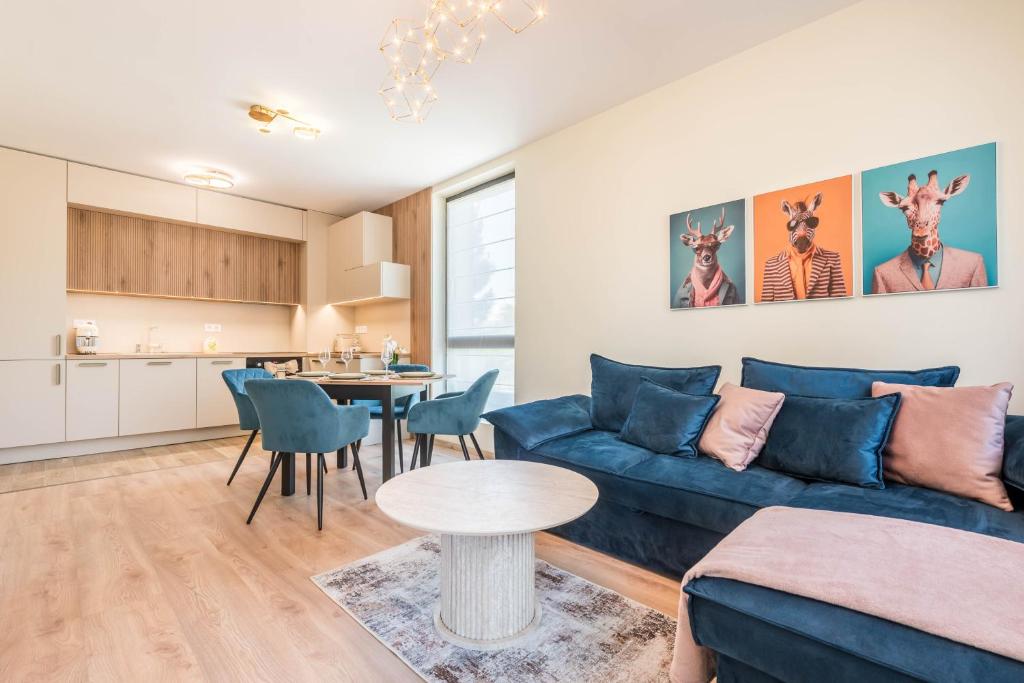 Ivy - Lux Apartment with Parking & Pool in Azur Panorama, Sveti Konstantin i Elena