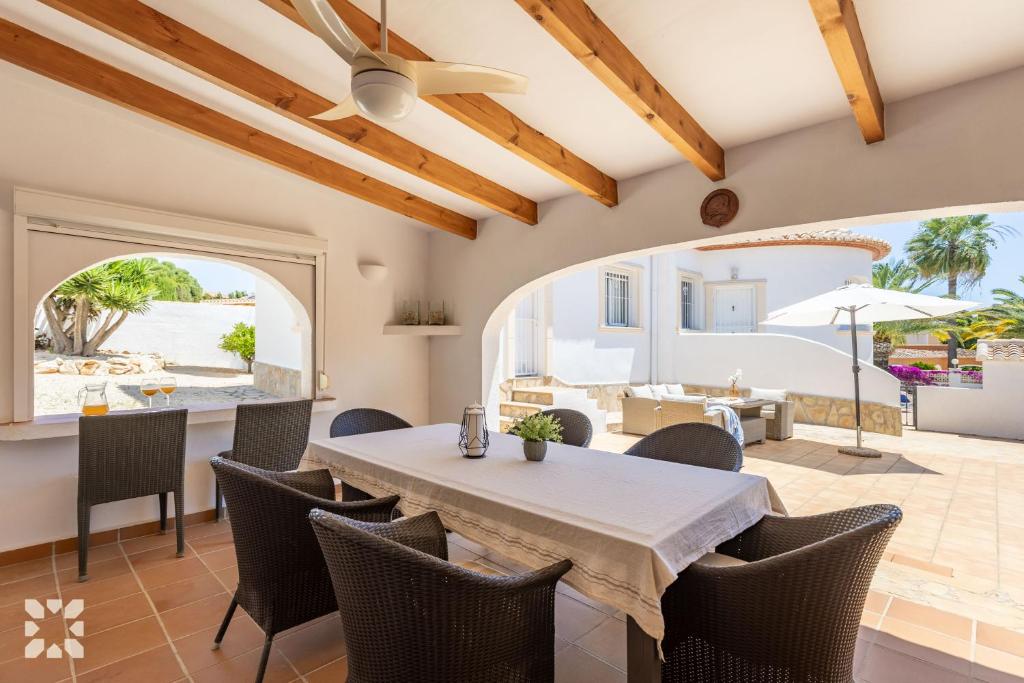 Villa Mackay by Abahana Villas - 4