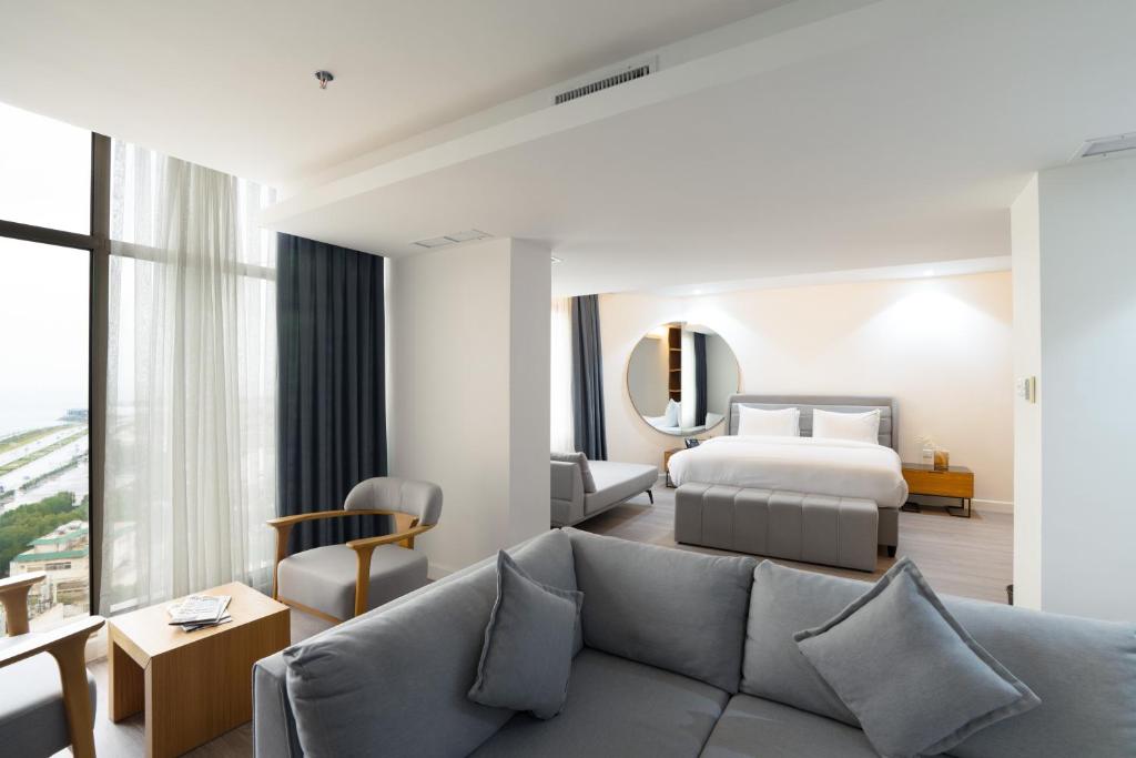 فندق بلازا اثينيه (PLAZA ATHENEE HOTEL)