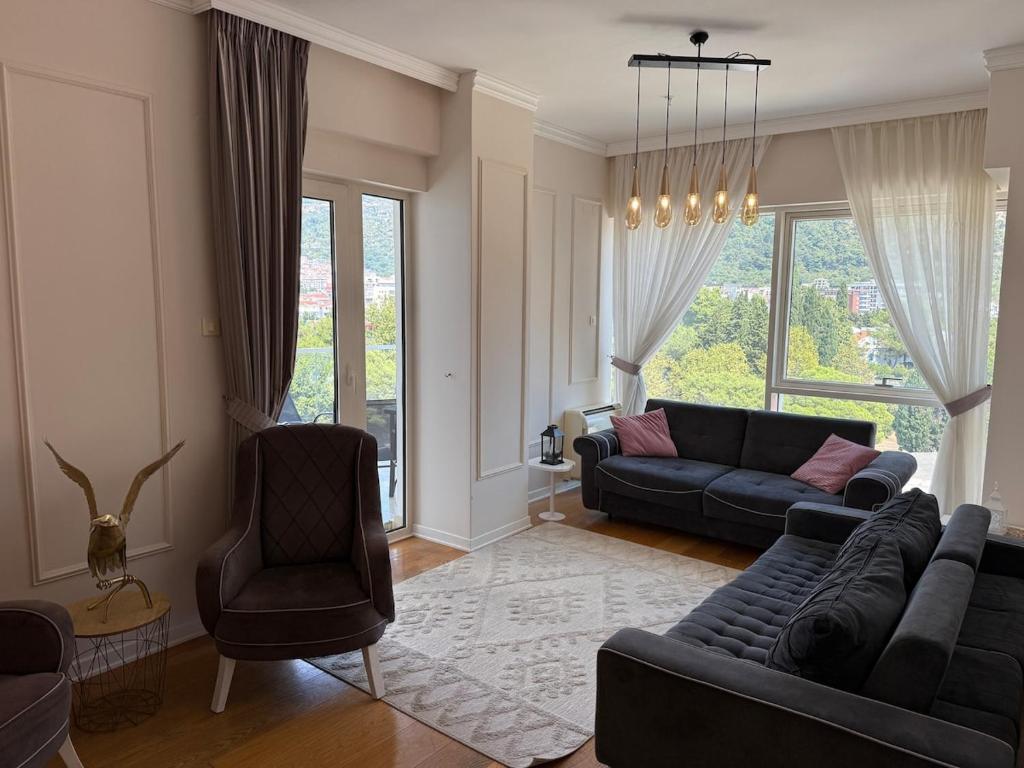 Exclusive Seaview Penthouse - 3BR - 4