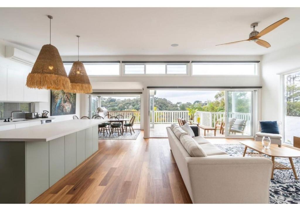 The Lookout - Hamptons Treehouse, Narrabeen