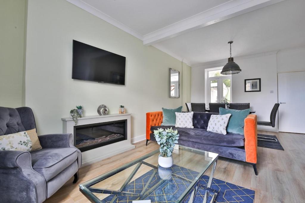 Neath Valley – Family Haven near Waterfalls, Seven Sisters