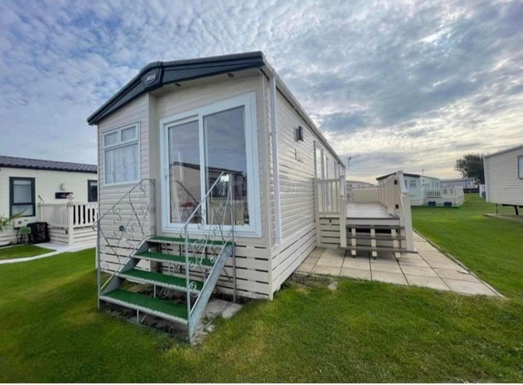 Harry- 3 bedroom 8berth Seal bay West sands, Selsey