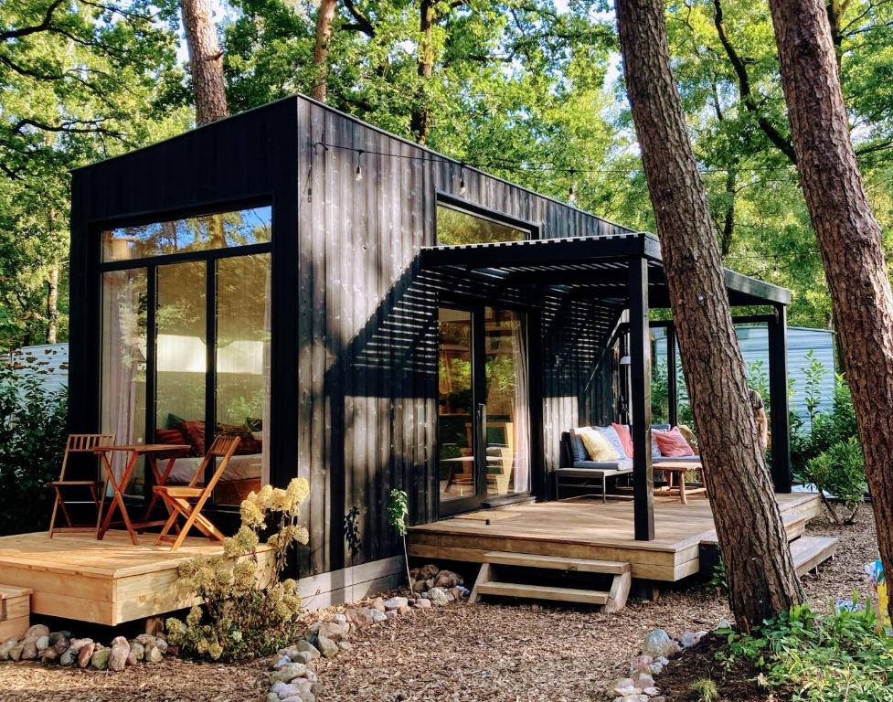 Cozy Tiny House in the forest with spacious private garden, Zuidwolde